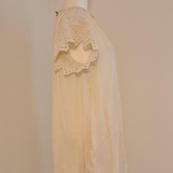 Who What Wear Eyelet Lace Flutter Sleeve Dress Size XS NWT - Picture 5 of 7